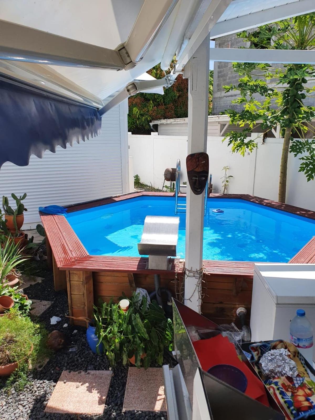 Le Sable Bleu - Evasion Tropicale A Sainte-Anne - Plage 5Min - Piscine - Parking - Logement Climatise - Vue Sur Les Palmiers - Parfait Pour Sejours En Famille Ou Entre Amis المظهر الخارجي الصورة