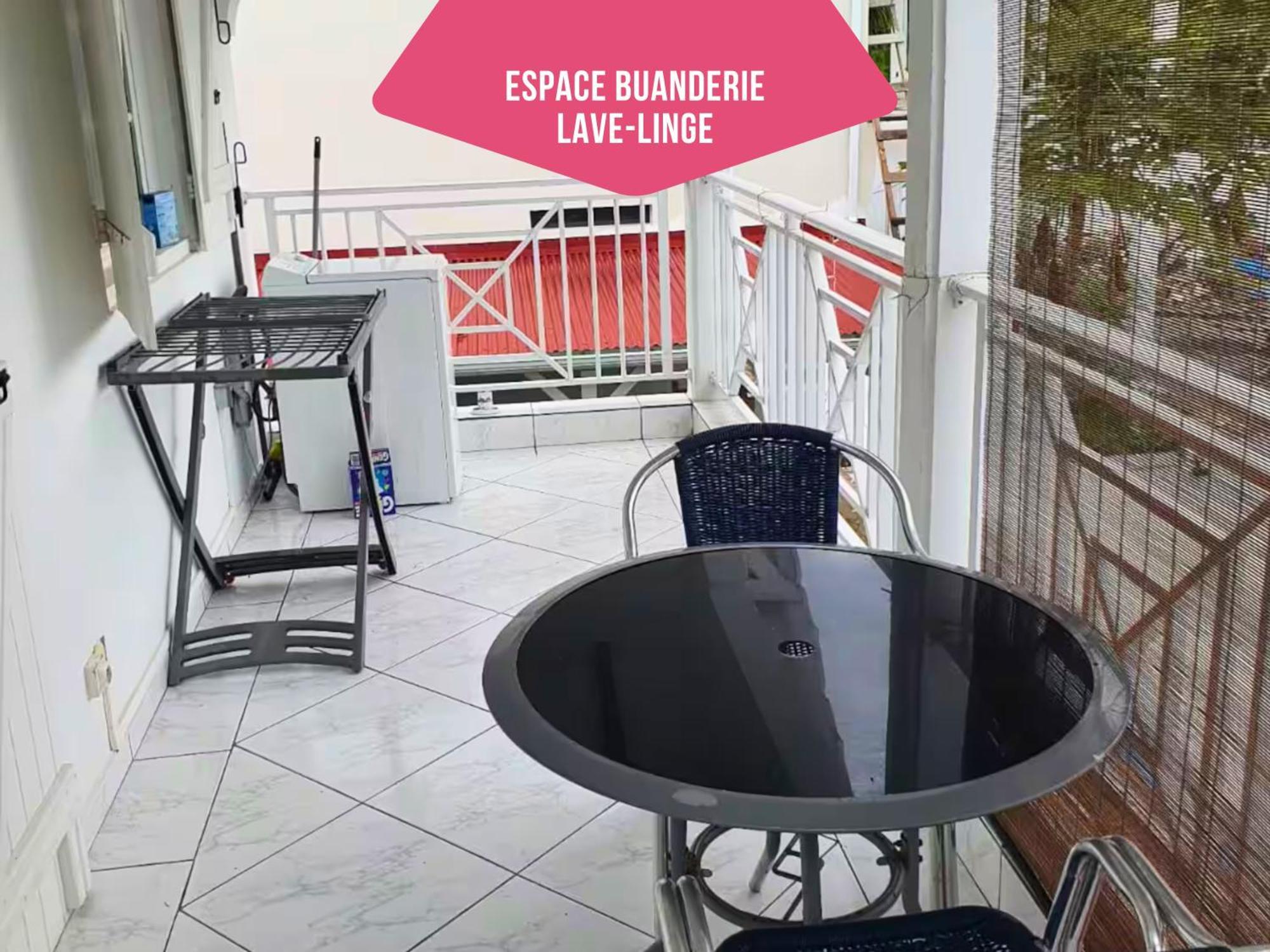 Le Sable Bleu - Evasion Tropicale A Sainte-Anne - Plage 5Min - Piscine - Parking - Logement Climatise - Vue Sur Les Palmiers - Parfait Pour Sejours En Famille Ou Entre Amis المظهر الخارجي الصورة